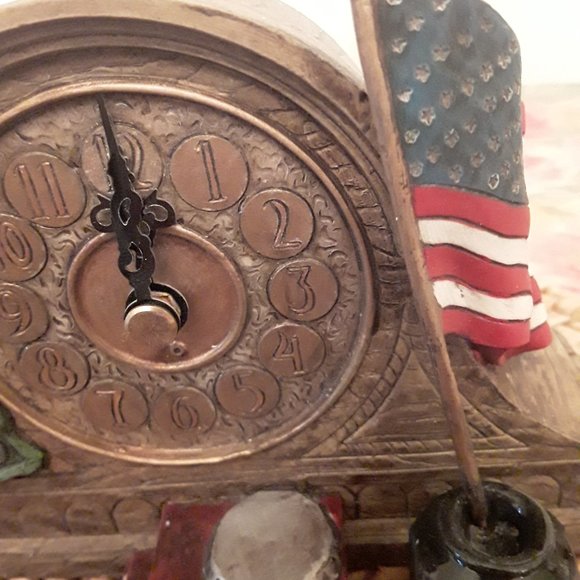 RAFTERVILLE Mayor Von Burin's Mantel Clock NIB - Picture 2 of 7